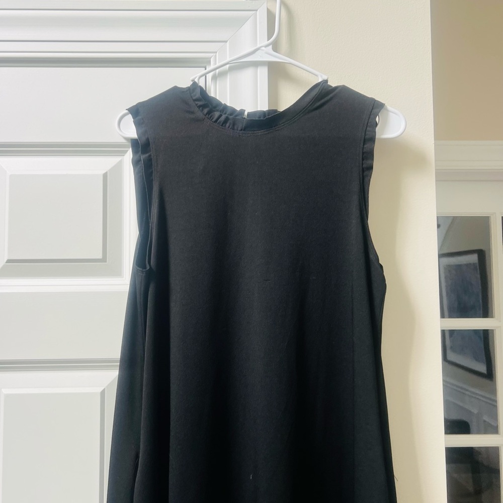 AB studio size medium Elegant Black Sleeveless Dress with stretch - Picture 2 of 6